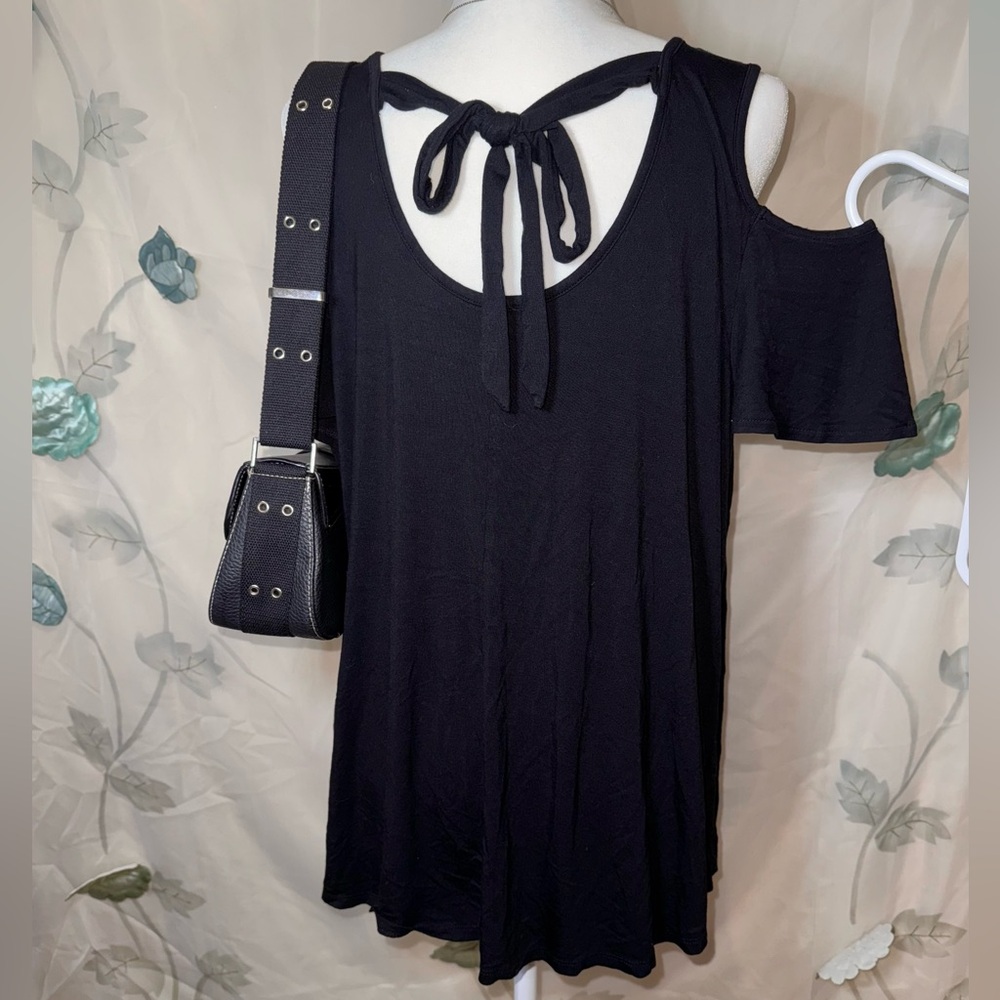 Women’s blouse dress Black Lane Bryant cold shoulder swing tee #coldshoulder